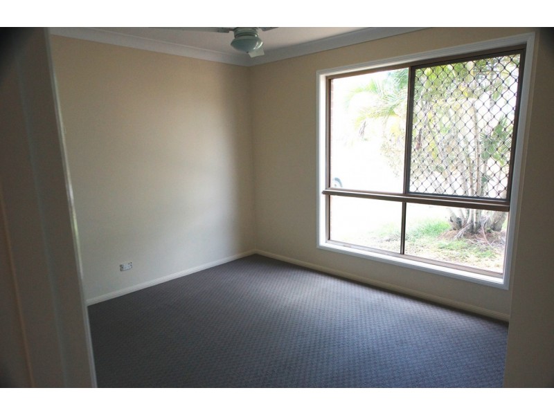 10 Freeman Avenue, Slade Point QLD 4740