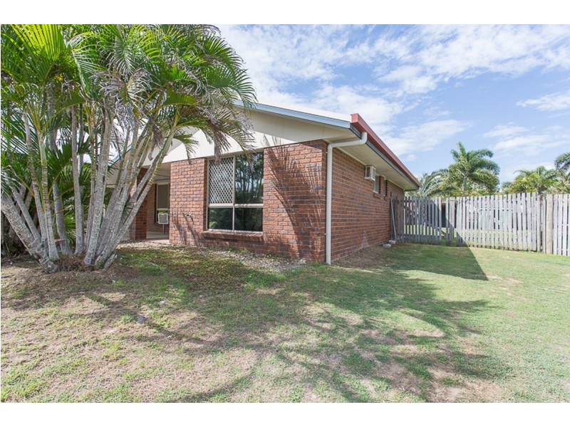 10 Freeman Avenue, Slade Point QLD 4740