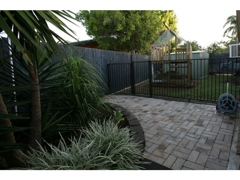 16 Barton Street, West Mackay QLD 4740