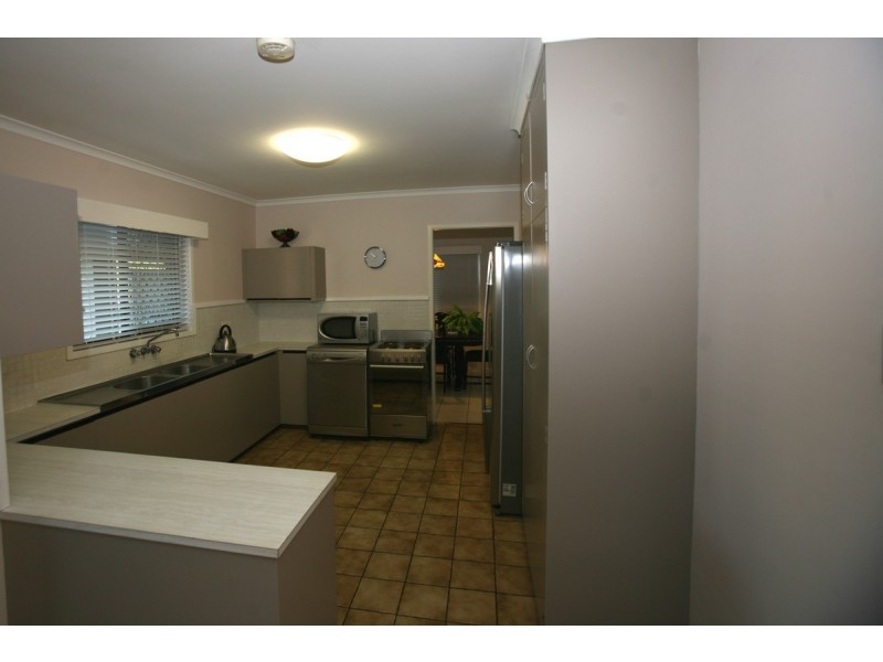 16 Barton Street, West Mackay QLD 4740