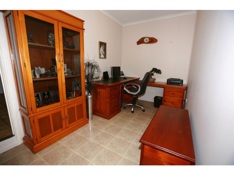 16 Barton Street, West Mackay QLD 4740