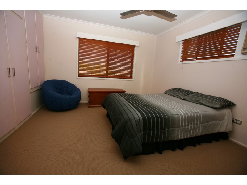 16 Barton Street, West Mackay QLD 4740