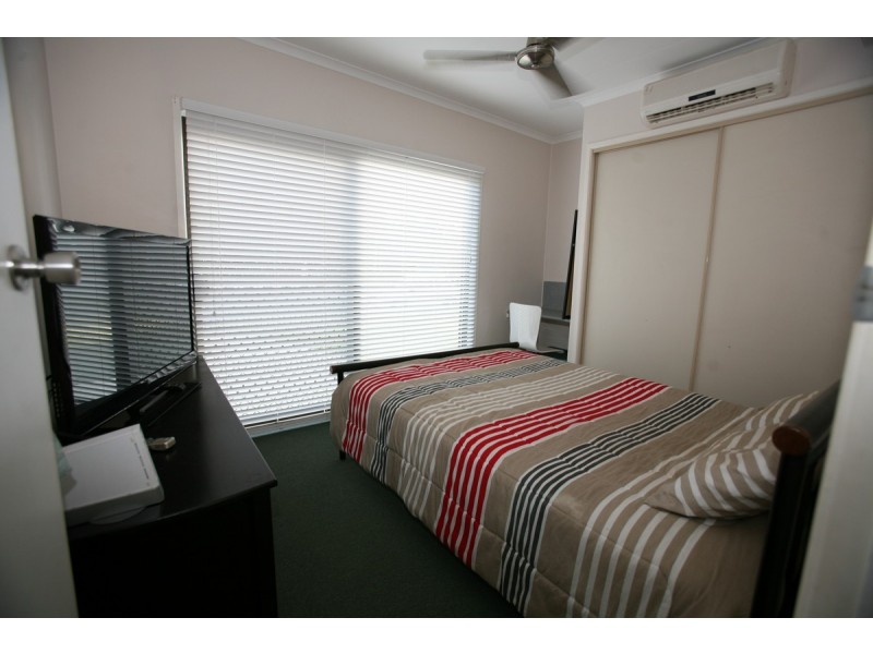 16 Barton Street, West Mackay QLD 4740