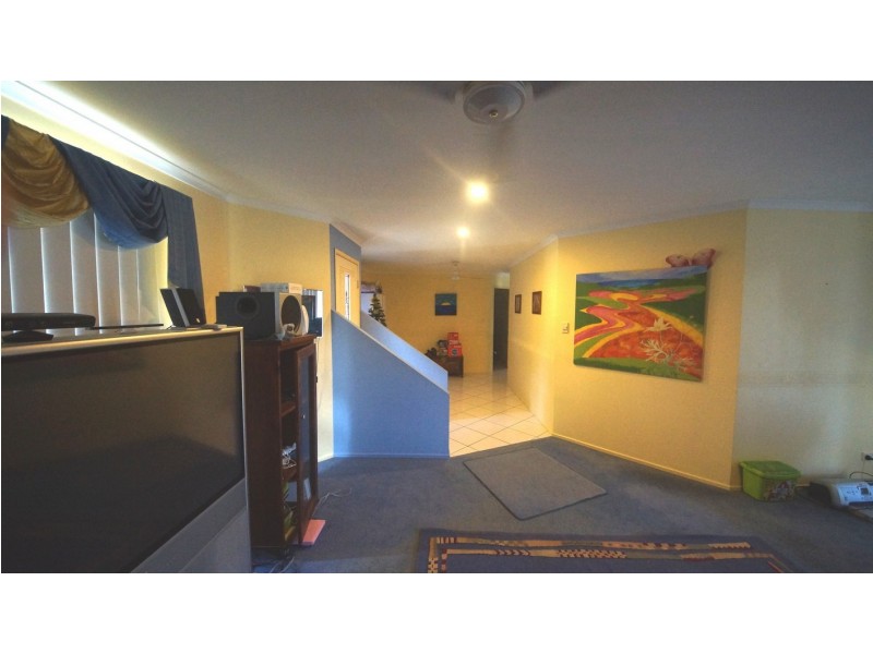 8 Avalon Drive, Rural View QLD 4740