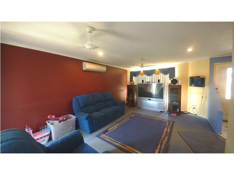 8 Avalon Drive, Rural View QLD 4740