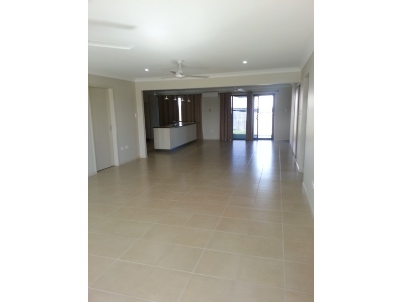 31 Hawkins Street, Bucasia QLD 4750