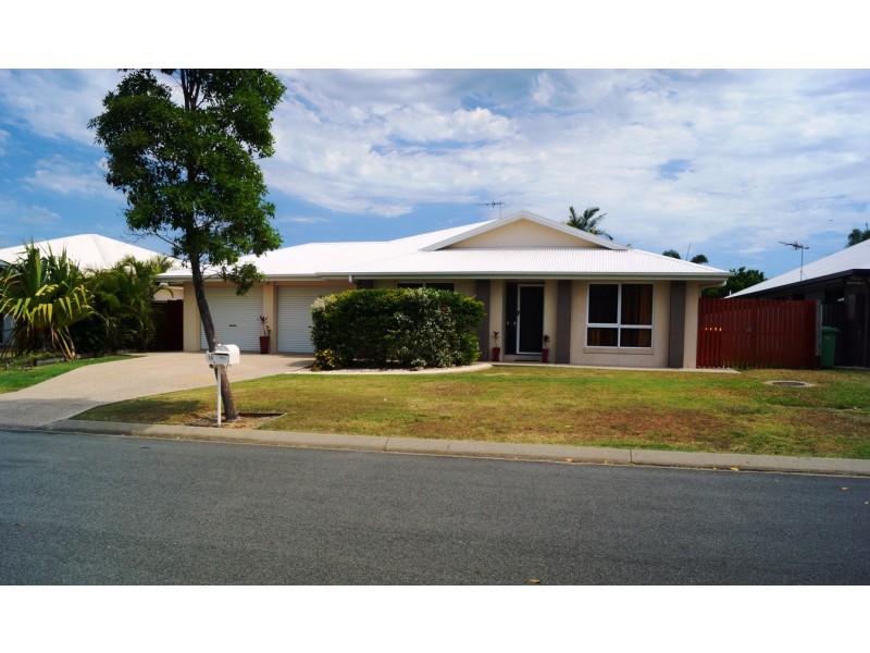 18 Eva Parade, Glenella QLD 4740