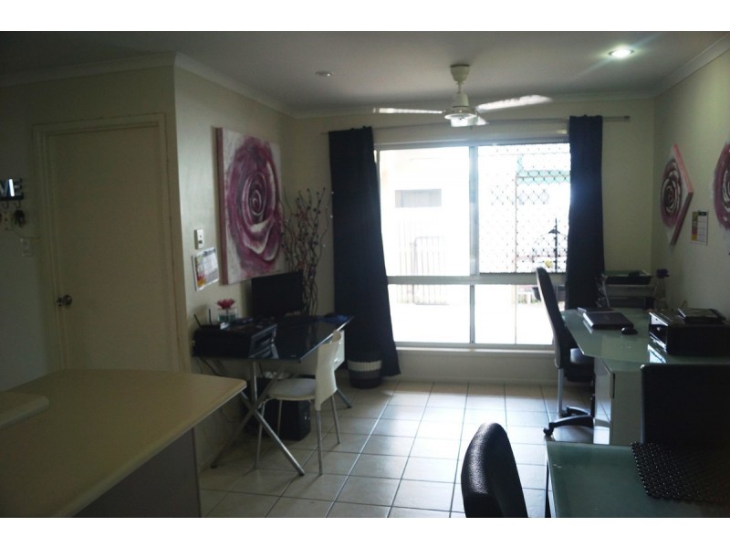 18 Eva Parade, Glenella QLD 4740
