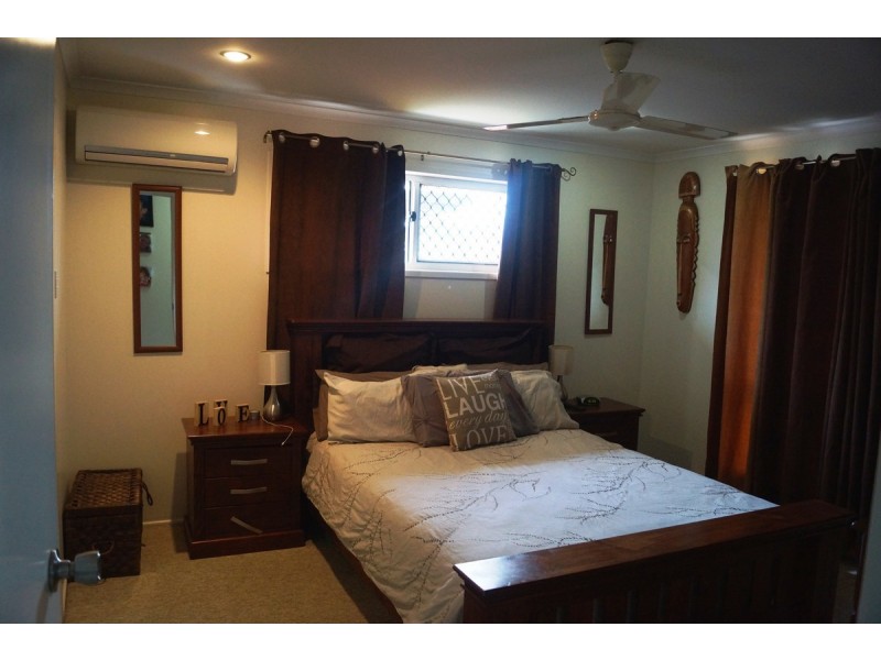 18 Eva Parade, Glenella QLD 4740