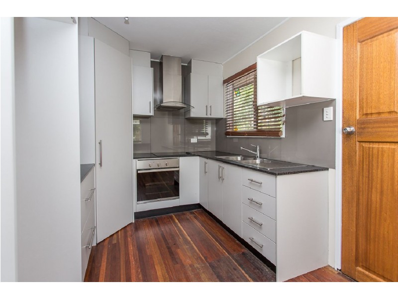 8 Janz Street, Slade Point QLD 4740