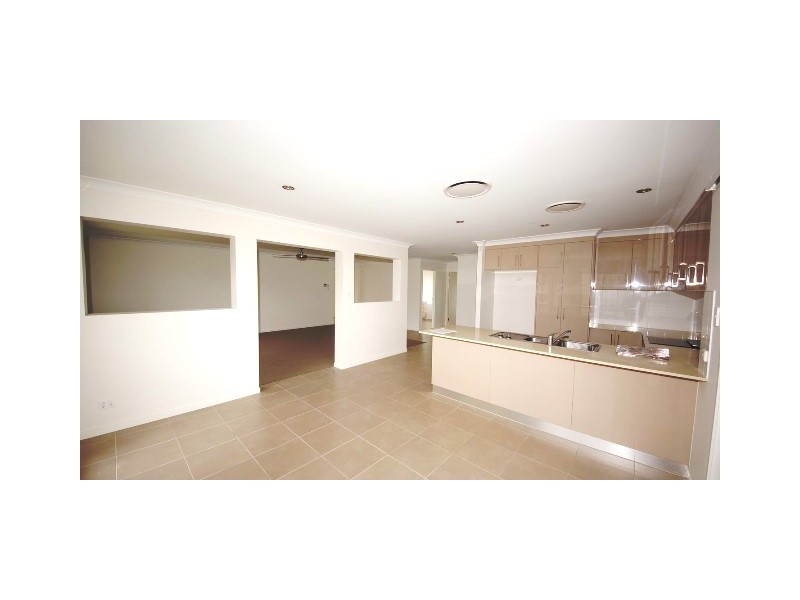 64 Dawson Boulevard, Rural View QLD 4740