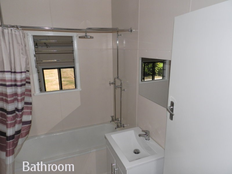 7 Peoples Street, Finch Hatton QLD 4756