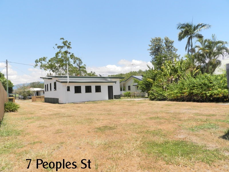7 Peoples Street, Finch Hatton QLD 4756
