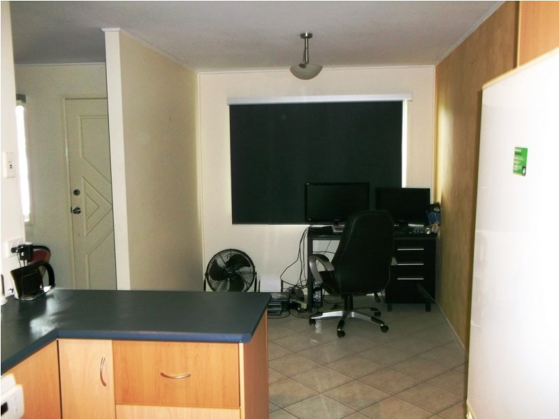 25 Dennis Street, South Mackay QLD 4740