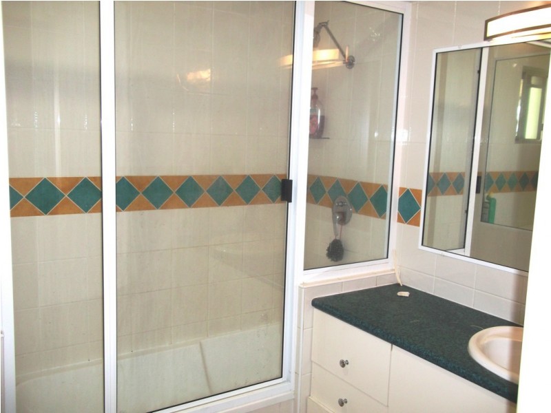 25 Dennis Street, South Mackay QLD 4740