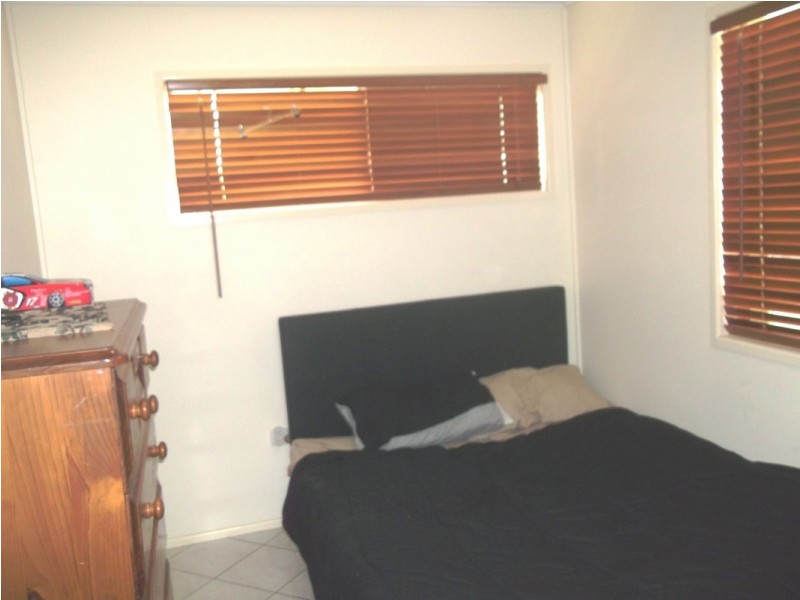 25 Dennis Street, South Mackay QLD 4740