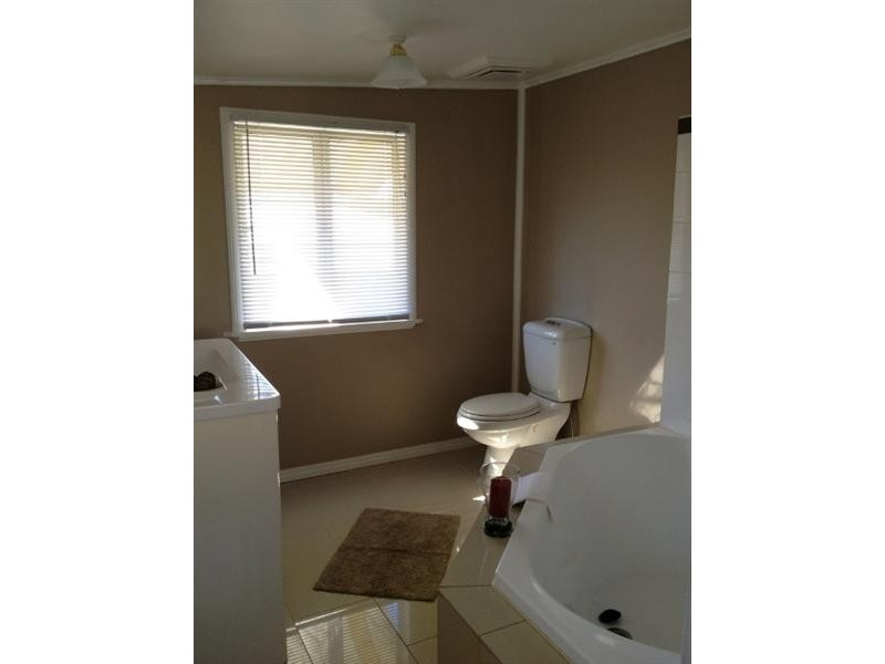 4 Breen Street, Sarina QLD 4737