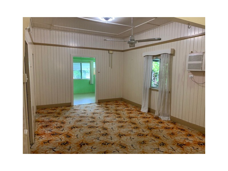 8 Taylor Street, West Mackay QLD 4740