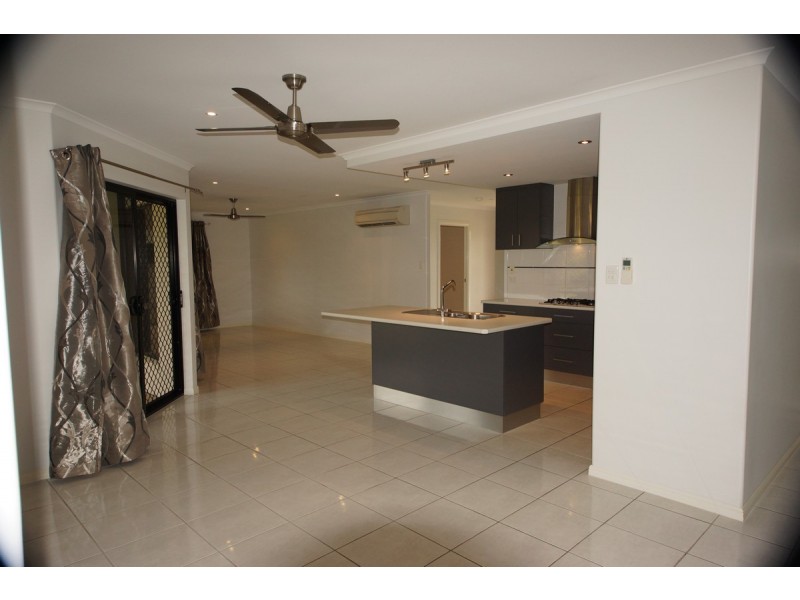 7 Vesta Lane, Ooralea QLD 4740