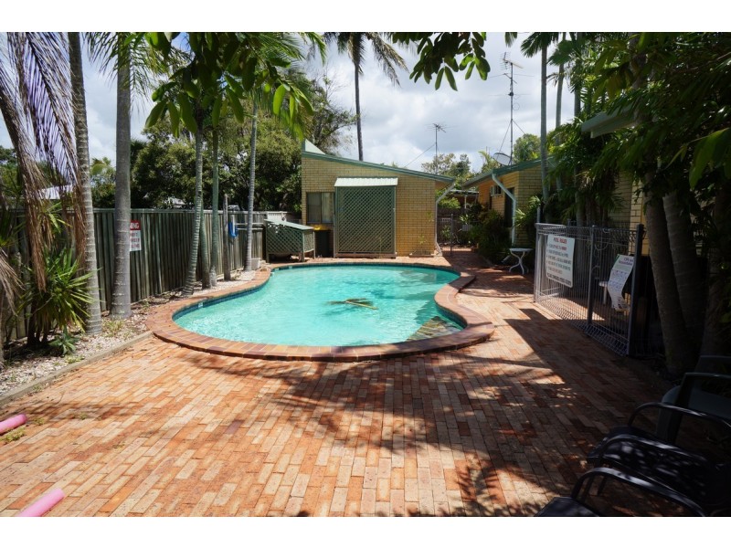 1/4 Symons Avenue, Bucasia QLD 4750