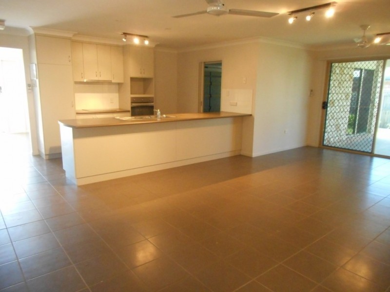 3 Lucy Court, Mirani QLD 4754