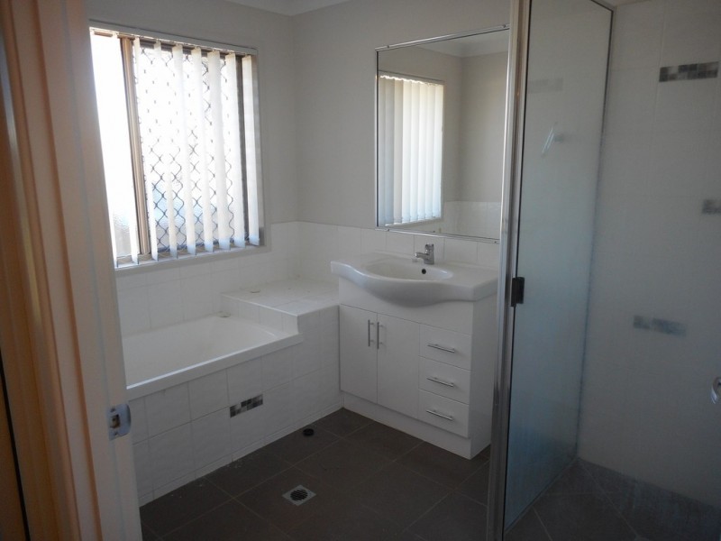 3 Lucy Court, Mirani QLD 4754