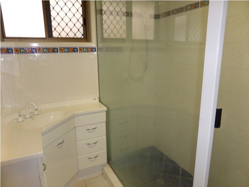 2/8 Prudhoe Street, East Mackay QLD 4740