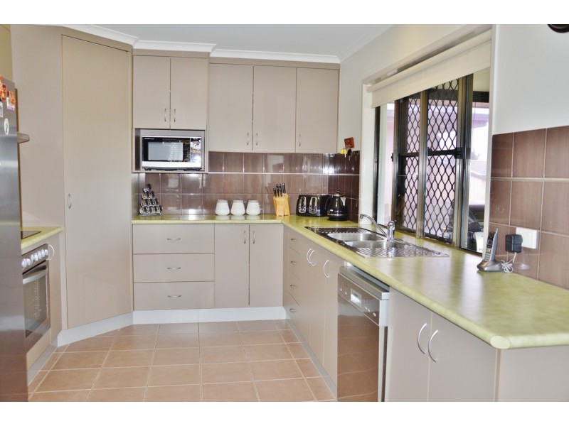 3 Manning Street, Rural View QLD 4740