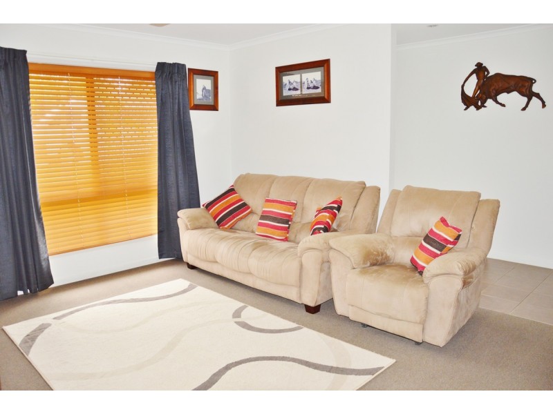 3 Manning Street, Rural View QLD 4740