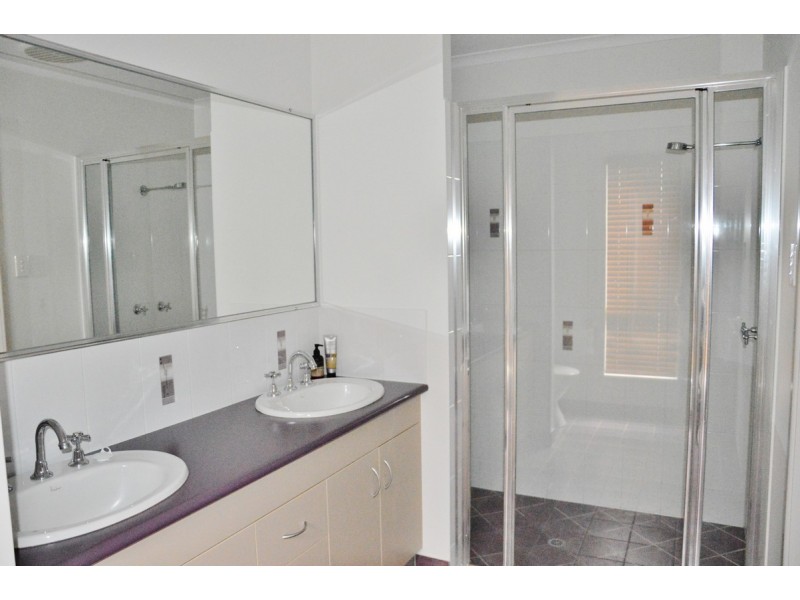 3 Manning Street, Rural View QLD 4740