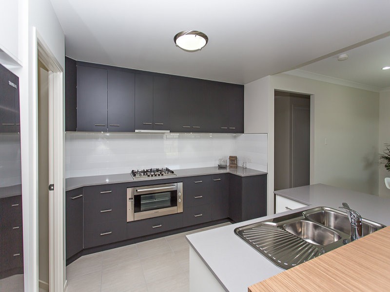 3 Primavera Boulevard, Beaconsfield QLD 4740