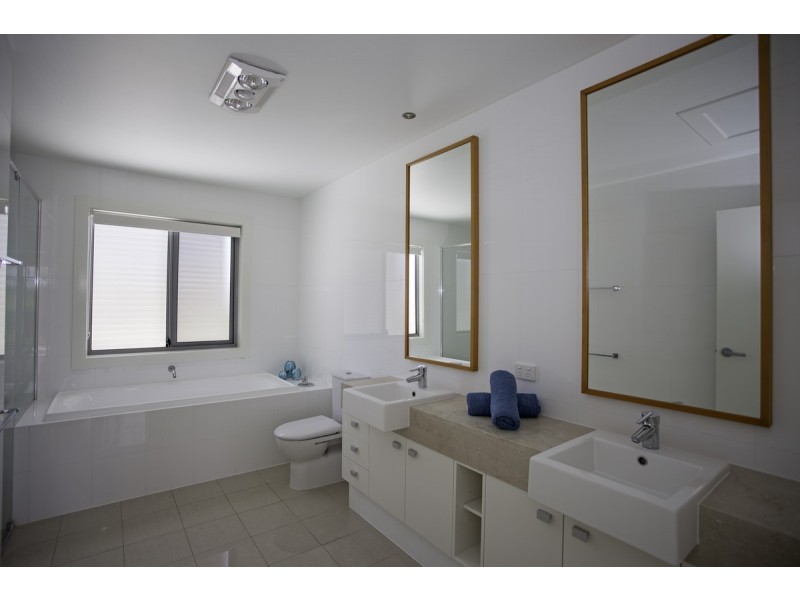3/6-24 Belangason Way, Shoal Point QLD 4750