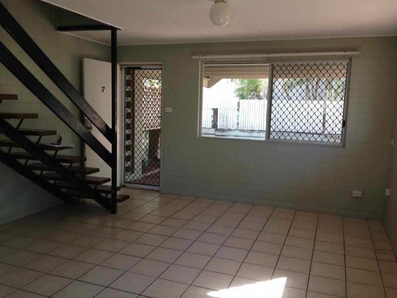7A / 37 Juliet Street, South Mackay QLD 4740