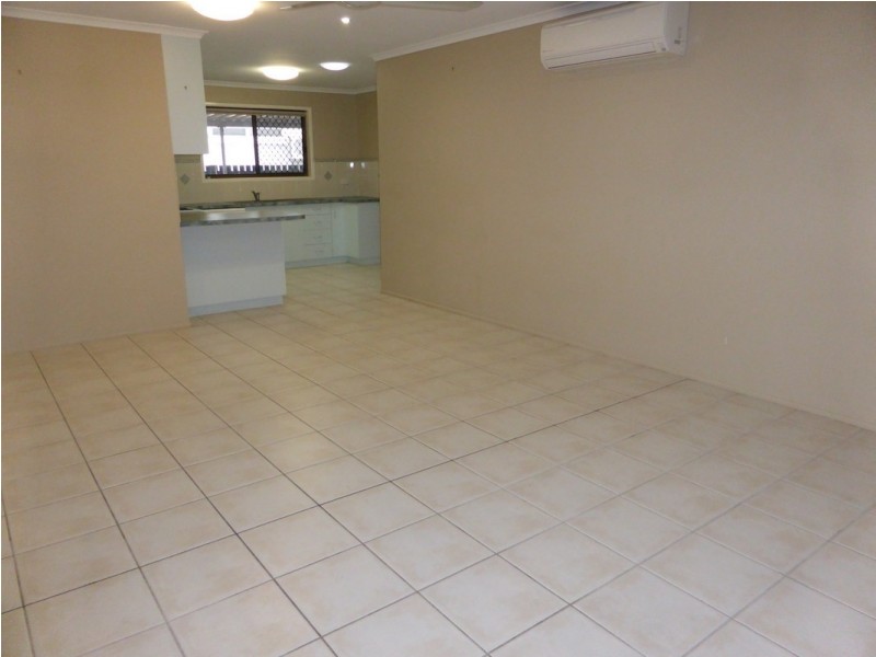 2/8 Prudhoe Street, East Mackay QLD 4740