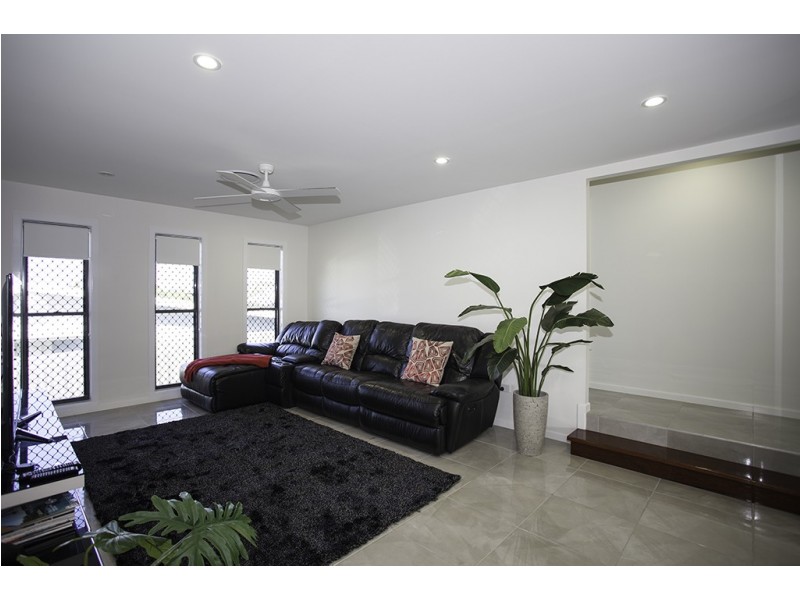 1 Coral Cove Court, Blacks Beach QLD 4740