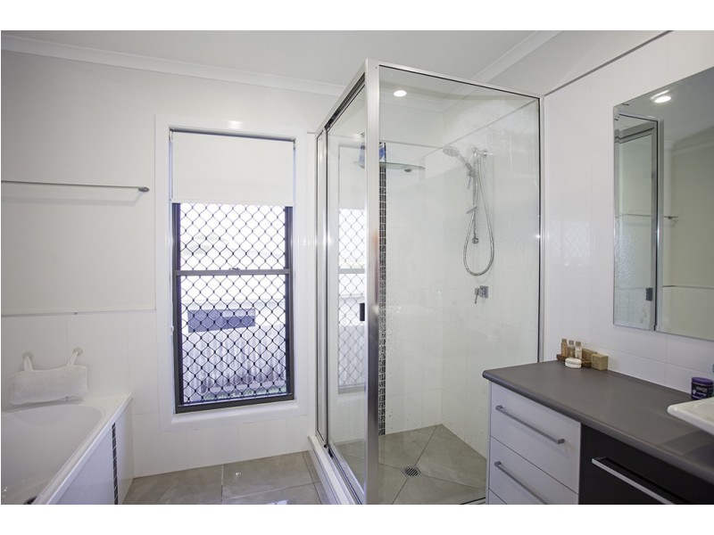 1 Coral Cove Court, Blacks Beach QLD 4740