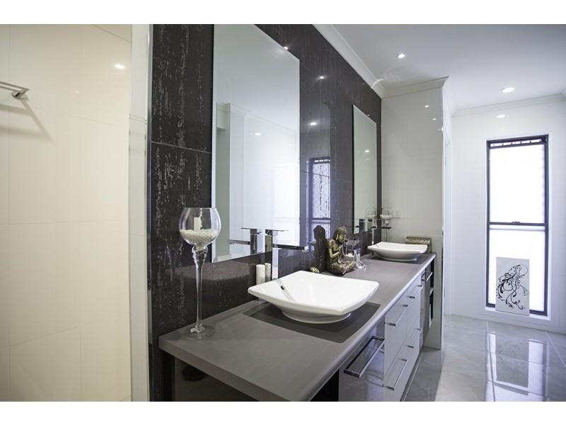 1 Coral Cove Court, Blacks Beach QLD 4740