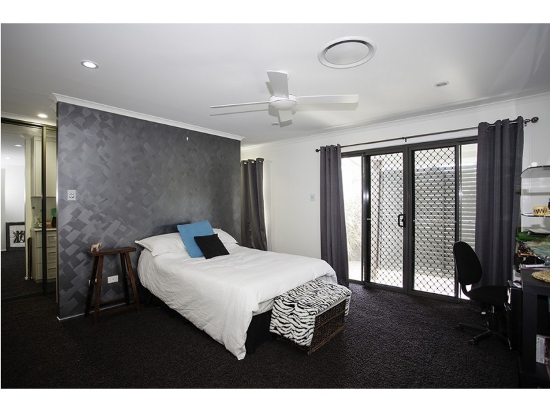 1 Coral Cove Court, Blacks Beach QLD 4740