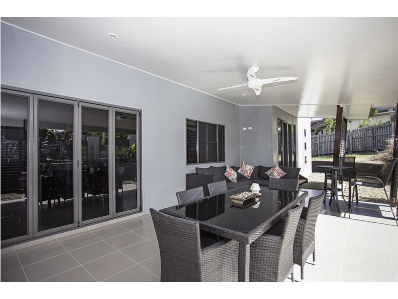 1 Coral Cove Court, Blacks Beach QLD 4740
