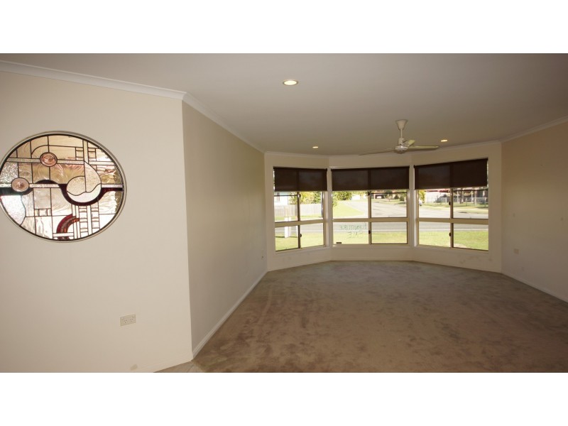 33 Schapers Road, Glenella QLD 4740