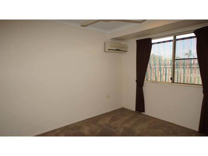 33 Schapers Road, Glenella QLD 4740