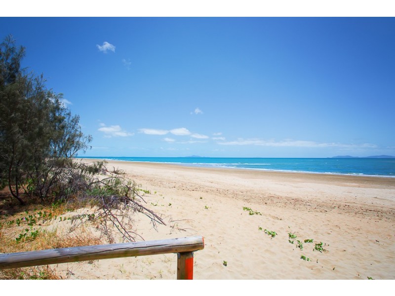 32 Coral Drive, Blacks Beach QLD 4740