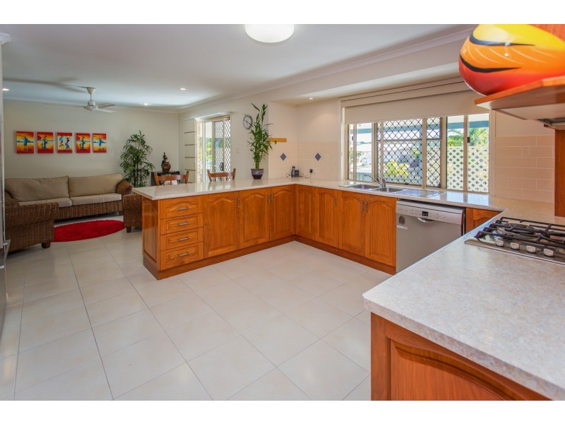 45 Schapers Road, Glenella QLD 4740