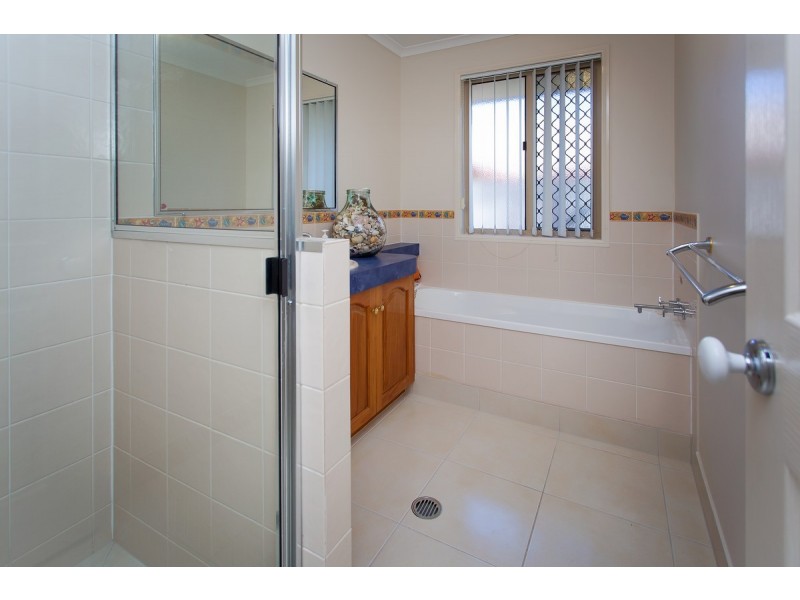 45 Schapers Road, Glenella QLD 4740