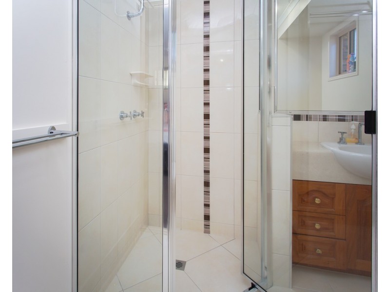 45 Schapers Road, Glenella QLD 4740