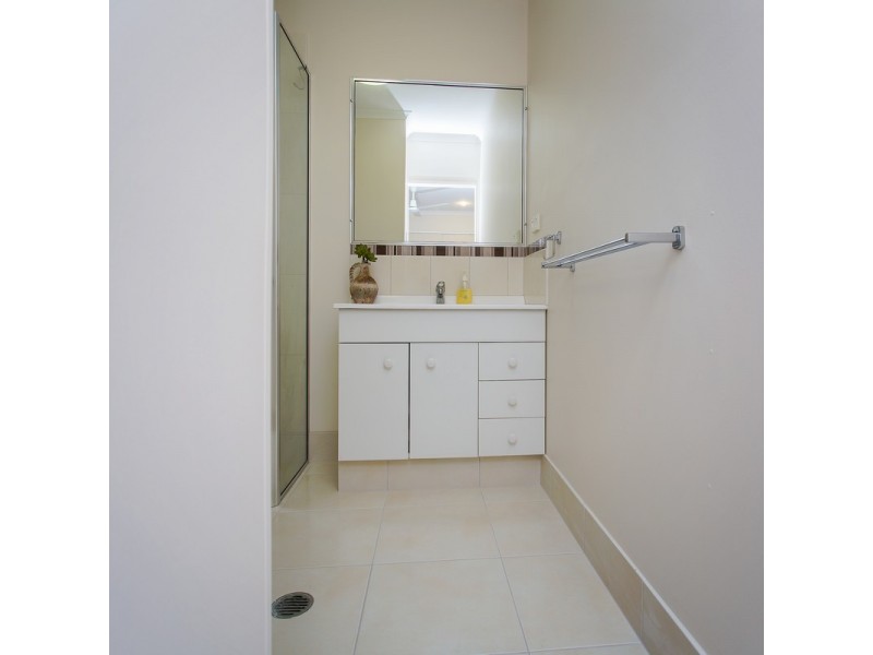 45 Schapers Road, Glenella QLD 4740