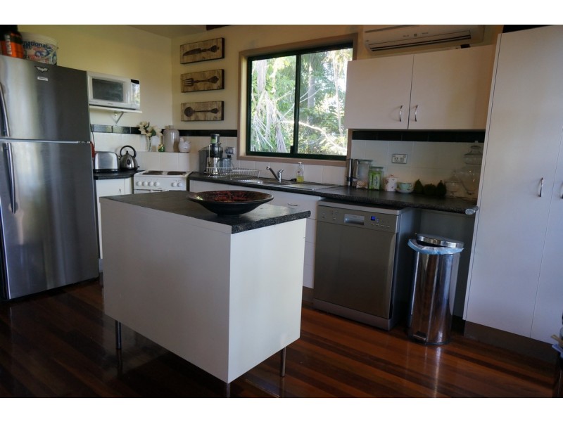 72 Mango Avenue, Eimeo QLD 4740