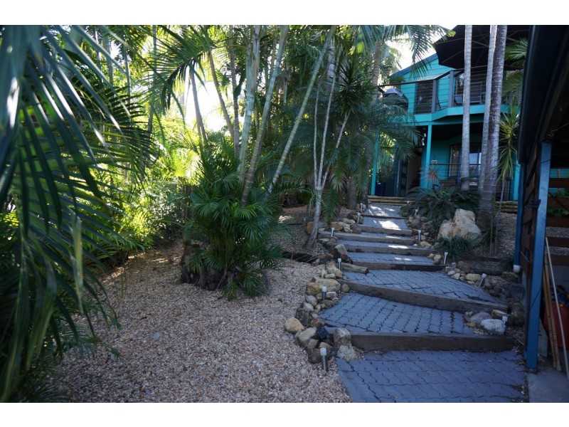 72 Mango Avenue, Eimeo QLD 4740