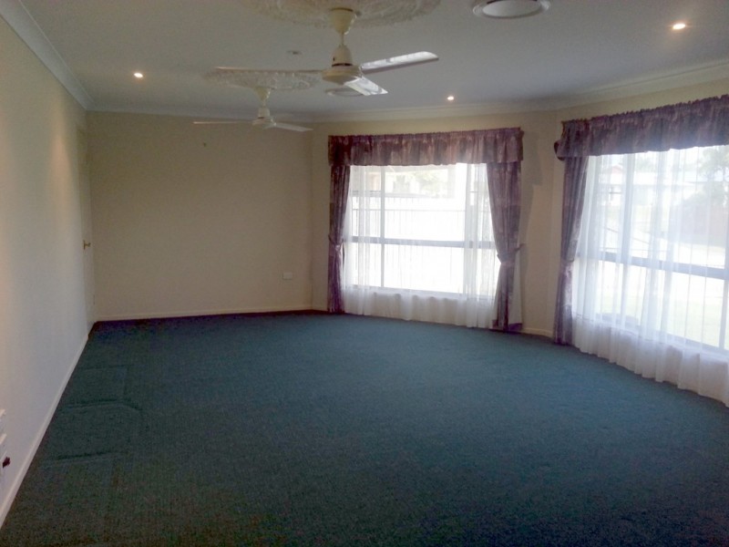 11 Dustwill Street, Eimeo QLD 4740