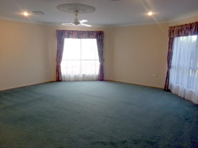 11 Dustwill Street, Eimeo QLD 4740